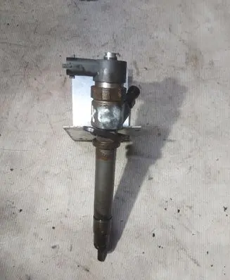 Volvo XC90 Fuel injector 8658352