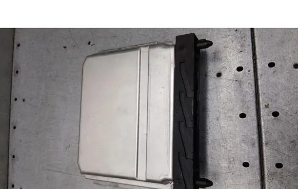 Volvo V70 Engine control unit/module ECU 30637733A