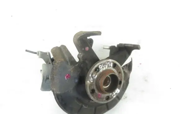 Volkswagen Polo IV 9N3 Front wheel hub spindle knuckle