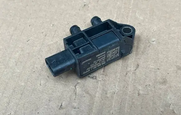 Audi A6 S6 C8 4K Rear glass lock/latch E520 058906051J