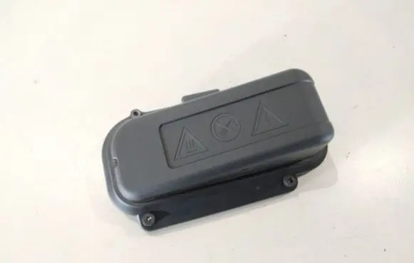 BMW 5 F10 F11 Fuse box cover 7555189