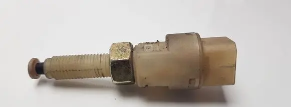 Audi A4 S4 B5 8D Brake pedal sensor switch 4A0945515A