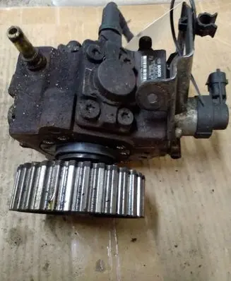 Peugeot Partner Fuel injection high pressure pump 0445010102 9683703780A 04003624839