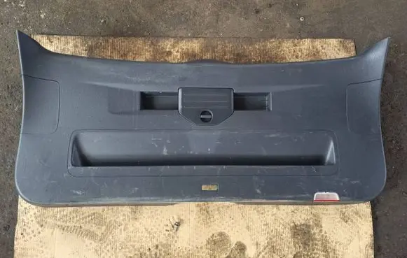 Volkswagen Touareg II Tailgate/boot cover trim set 7P6867601A 580439 043360