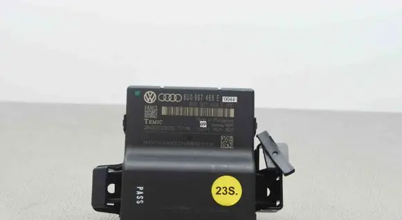 Audi Q3 8U Gateway control module 8U0907468E