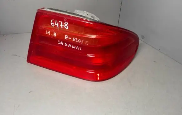 Mercedes-Benz E W210 Rear/tail lights A2108204464