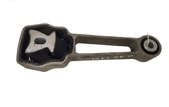 Volvo V70 Engine mount bracket 30793322