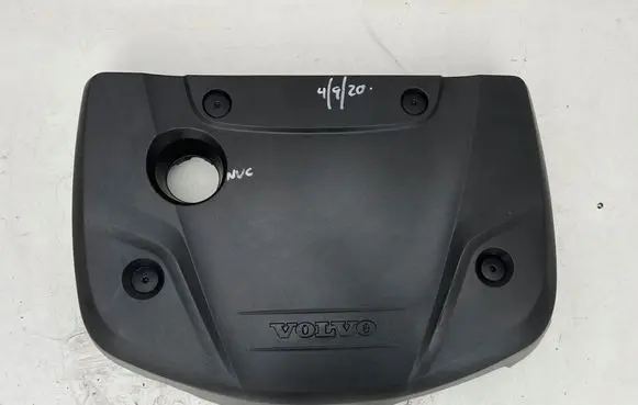 Volvo V40 Engine cover (trim) 31368888