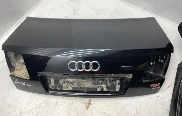 Audi A8 S8 D3 4E Tailgate/trunk/boot lid