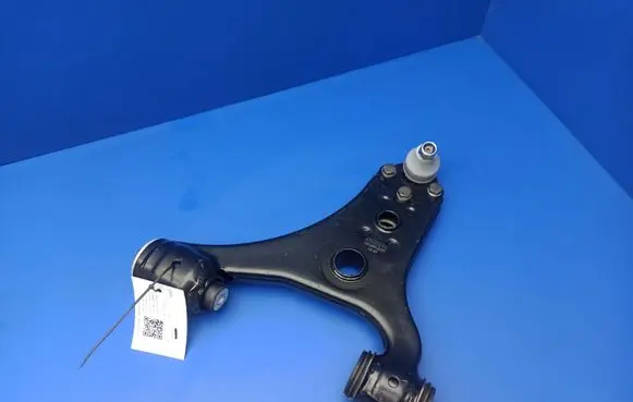 Mercedes-Benz A W169 Front lower control arm/wishbone 1693300607