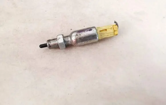 Honda Civic IX Brake pedal sensor switch