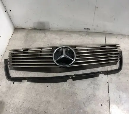 Front bumper upper radiator grill