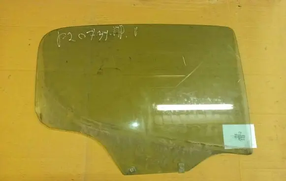 Peugeot 207 Rear door window glass