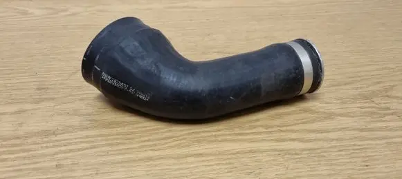 BMW X6 E71 Intercooler hose/pipe 7575407