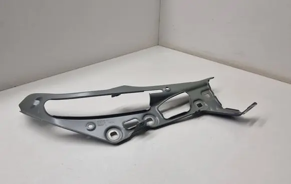 BMW 2 Active Tourer U06 Fender mounting bracket 8737128