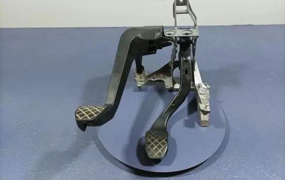 Audi A4 S4 B7 8E 8H Accelerator throttle pedal 8E1721117D