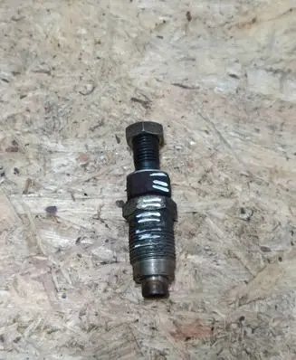 Fuel injector