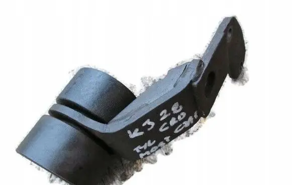 Jeep Cherokee III KJ Rear differential mounting bracket 