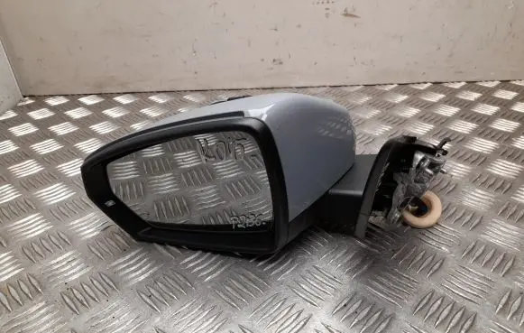 Audi A1 Front door electric wing mirror E90411438