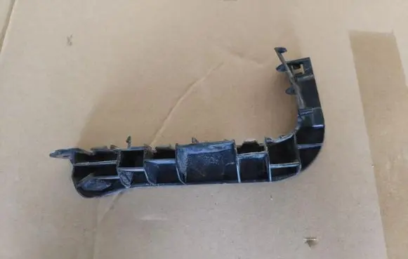 Audi A3 S3 8V Front bumper mounting bracket 8V5807184