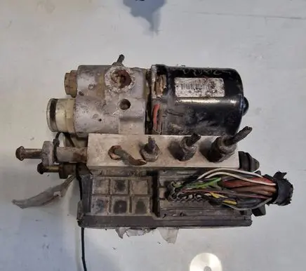 Volkswagen Polo III 6N 6N2 6NF ABS Pump 7m0907379