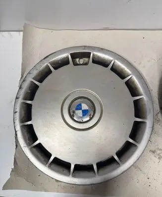 BMW 5 E39 R15 wheel hub/cap/trim 36131129