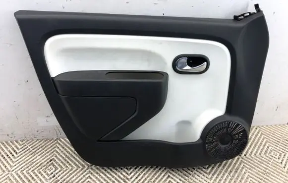 Renault Twingo III Front door card panel trim