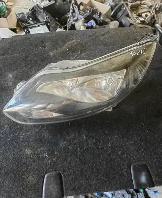 Ford Focus Headlight/headlamp