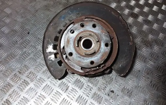 Rear wheel hub