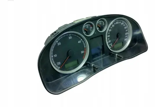 Volkswagen PASSAT B5 Speedometer (instrument cluster) 3B0920826A