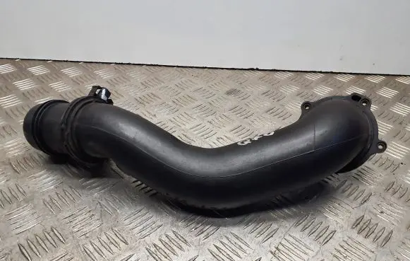 Infiniti Q70 Y51 Air intake duct part A6510900242