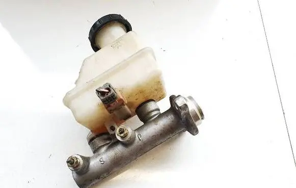 Hyundai Lantra II Master brake cylinder BM11102012