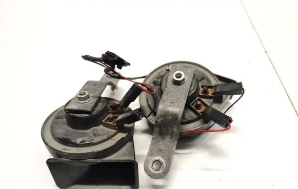Tesla Model X Horn signal