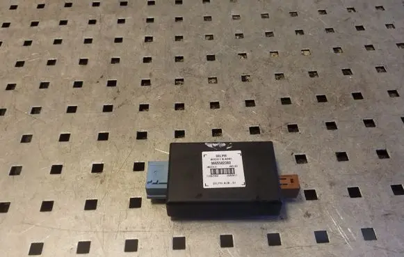 Citroen DS4 Alarm control unit/module 9665582380