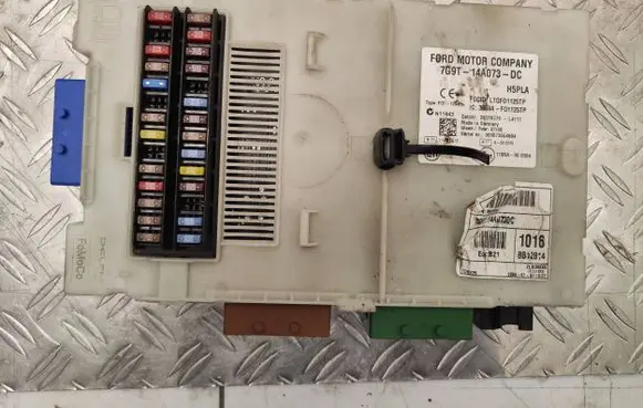 Ford Mondeo MK IV Fuse module 7G9T14A073DC 28110779 LTQF01125TP
