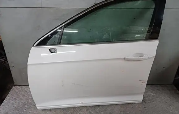 Volkswagen PASSAT B8 Front door