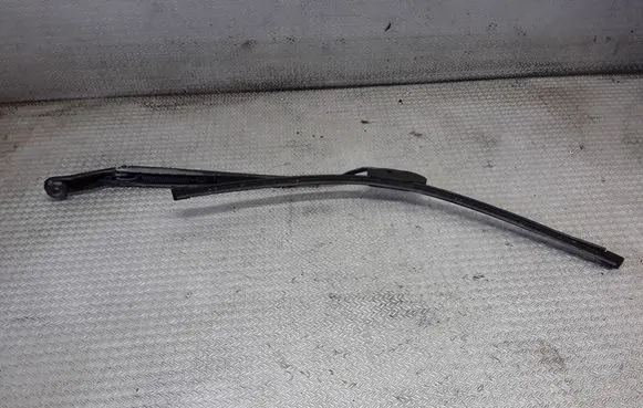 Nissan Primera Front wiper blade arm 80008647