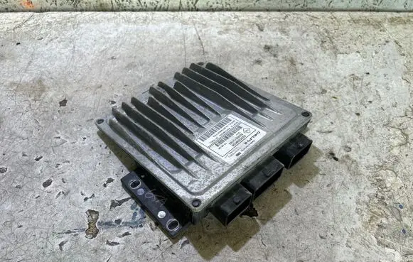 Nissan Note (E11) Engine control unit/module 8200399038 8200513163 R0410B034A