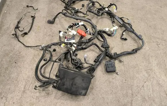 Toyota Avensis T270 Engine installation wiring loom 8211505E02