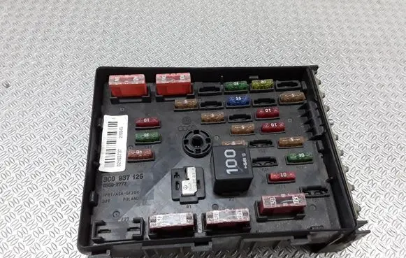 Volkswagen PASSAT B6 Fuse module 3C0937125