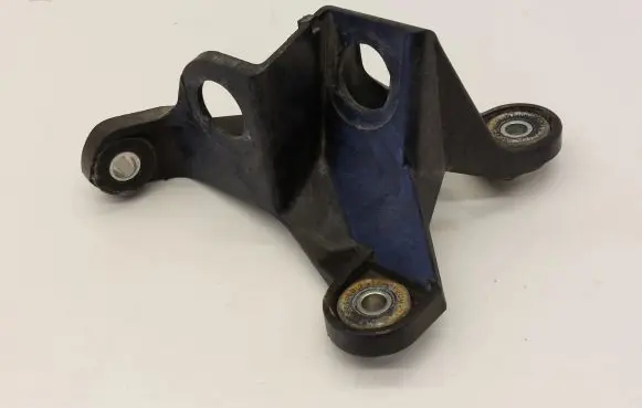 Volkswagen Golf VII Gear shift cable bracket 5Q0711789