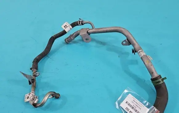 Engine coolant pipe/hose