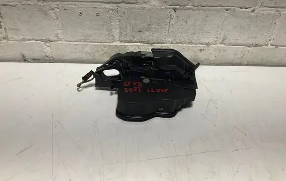 BMW X5 E70 Front door lock 7315022 A053702