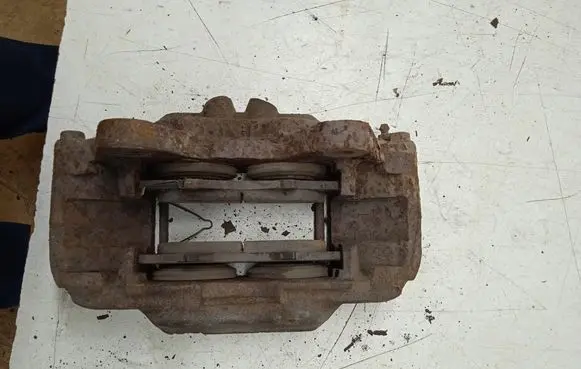 Front brake caliper