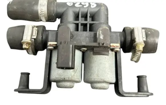 BMW X5 F15 Coolant heater control valve 6910544 1147412166