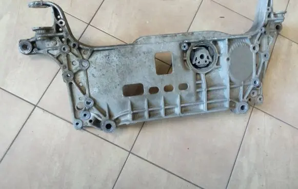 Volkswagen PASSAT B6 Front subframe 7N0199369A NE70395