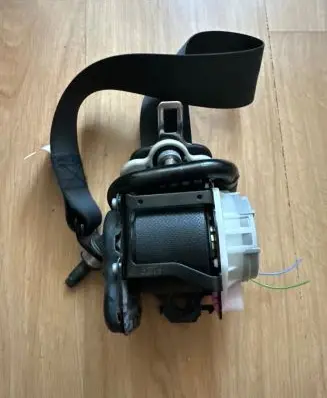 Nissan Note (E12) Front seatbelt 868843VV0B 067639