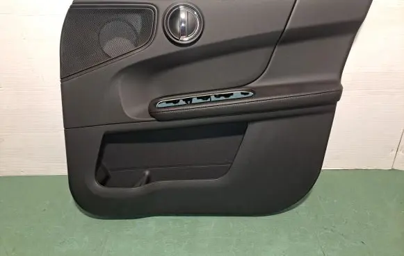 Mini Cooper Countryman F60 Front door card panel trim