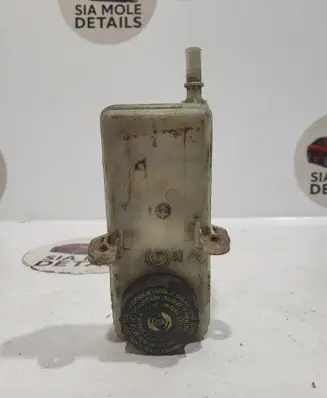 Brake fluid reservoir