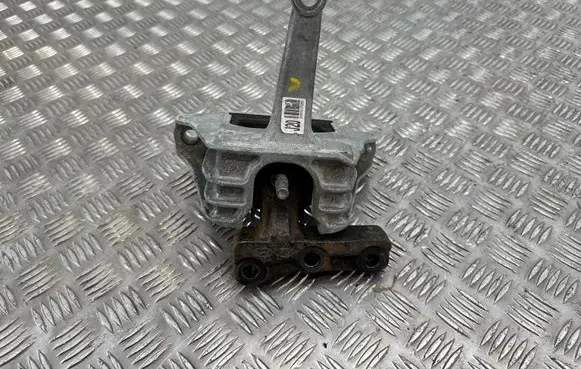 KIA Xceed Engine mount bracket 21810J7200